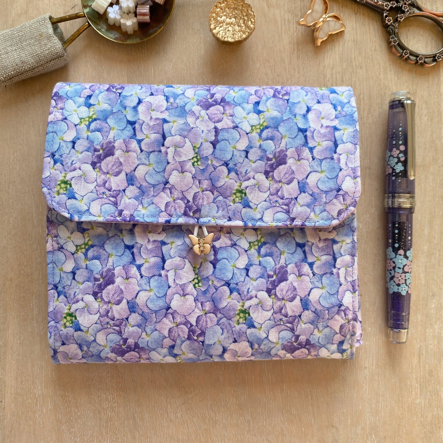 Handmade Endless Summer Hydrangeas Mini Pen Wrap