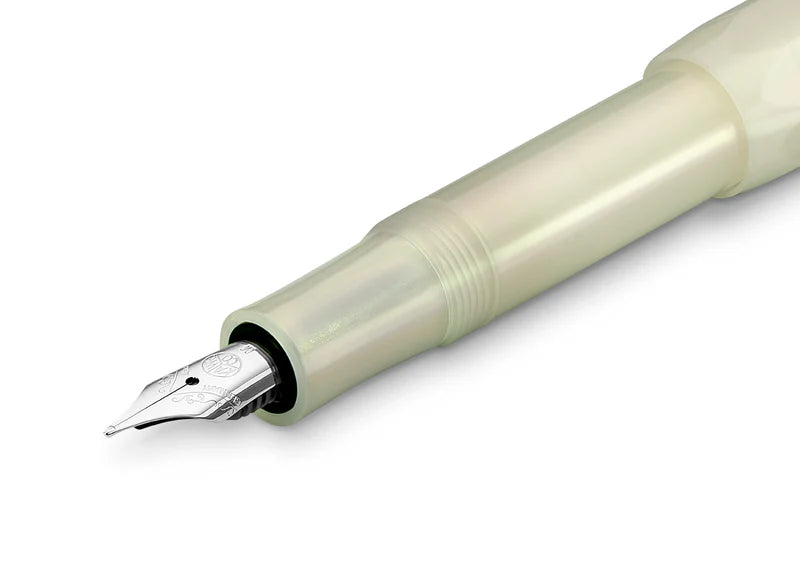 Lunar Sport Fountain Pen - Light Green