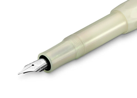 Lunar Sport Fountain Pen - Light Green