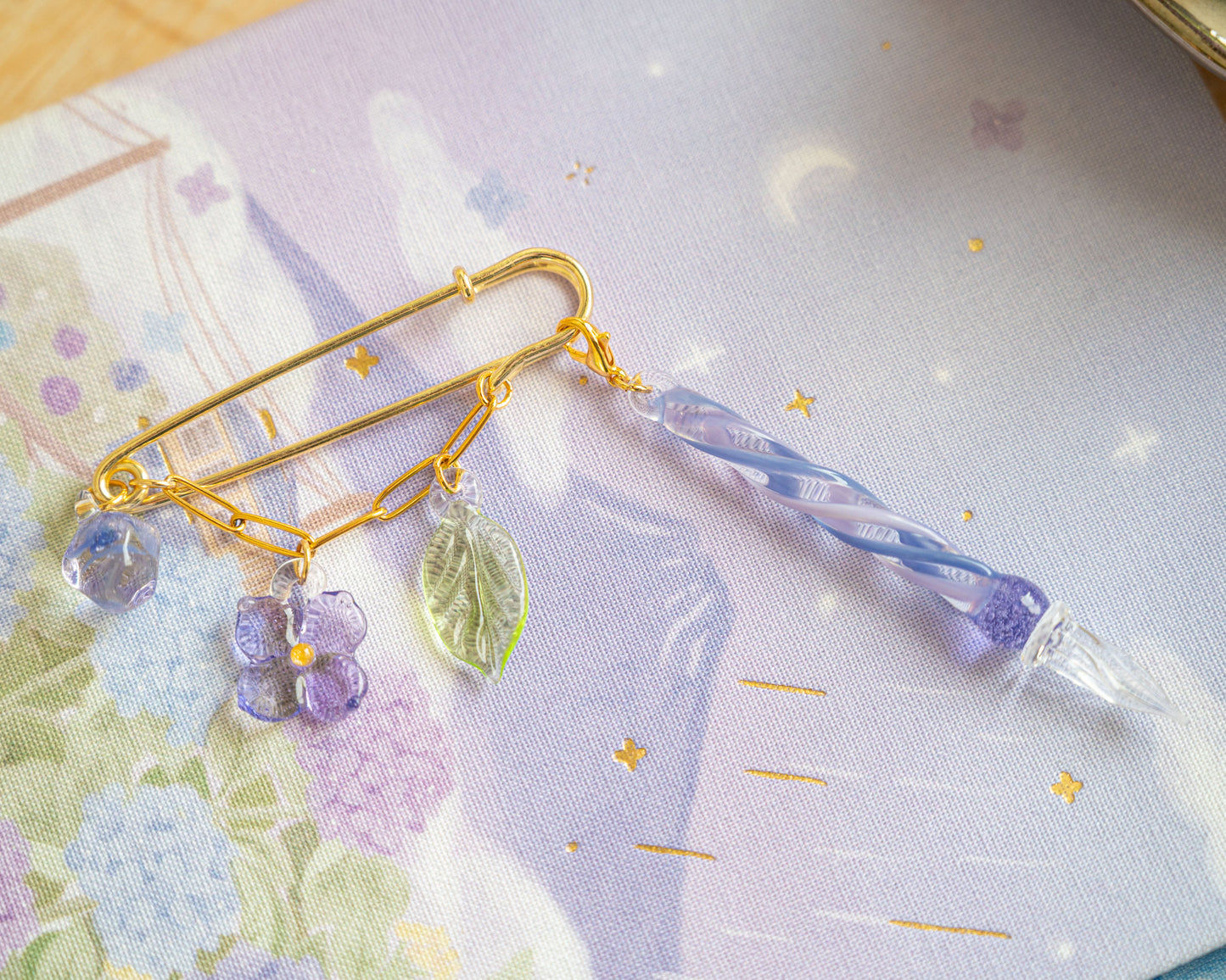 [Exclusive] Handmade Endless Summer Hydrangeas Mini Glass Pen Brooch