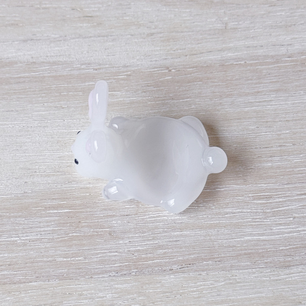 [Exclusive] Handmade Matcha Bunny Glass Pen & Pen Rest