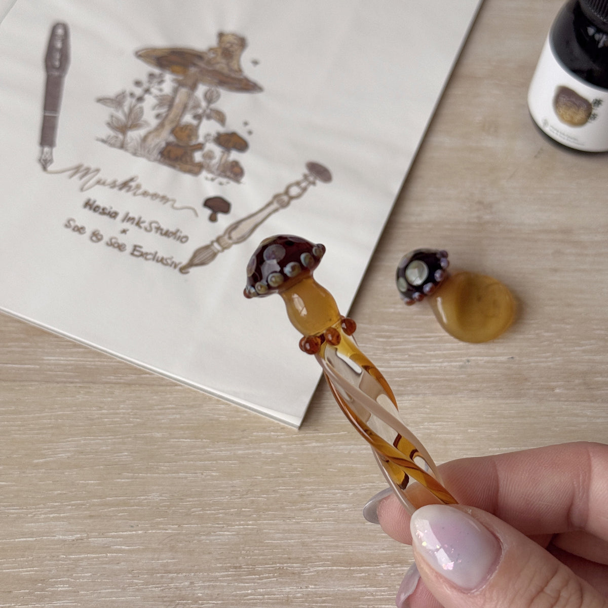 [Exclusive] Handmade Mushroom Glass Pen & Pen Rest