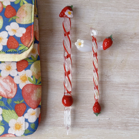 [Exclusive] Handmade Strawberry Glass Pen & Pen Rest