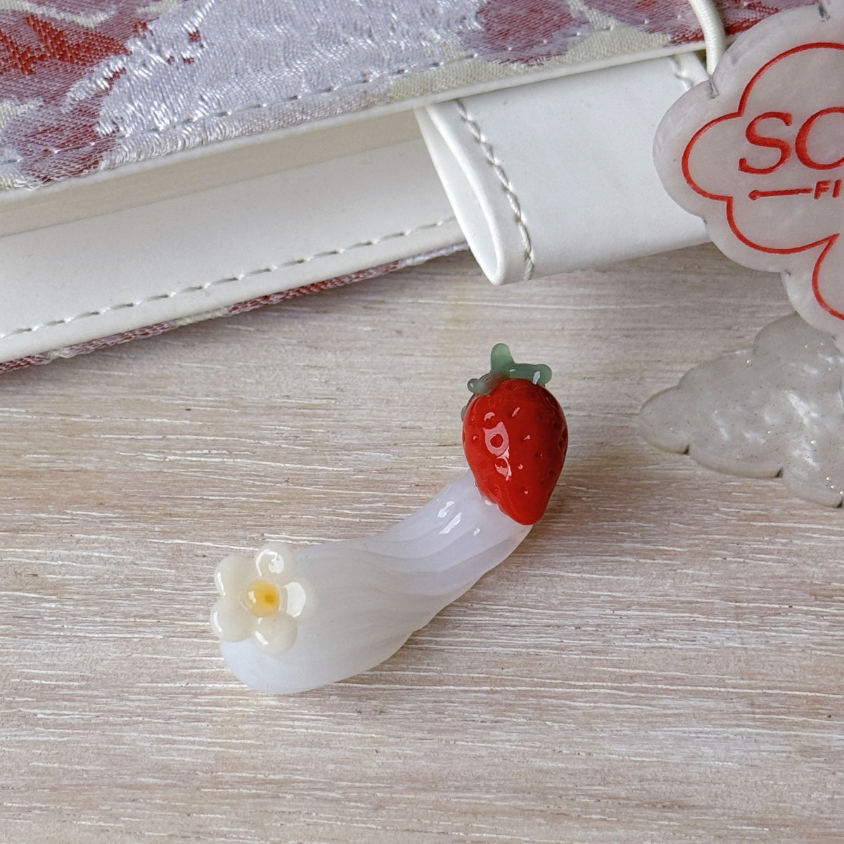 [Exclusive] Handmade Strawberry Glass Pen & Pen Rest