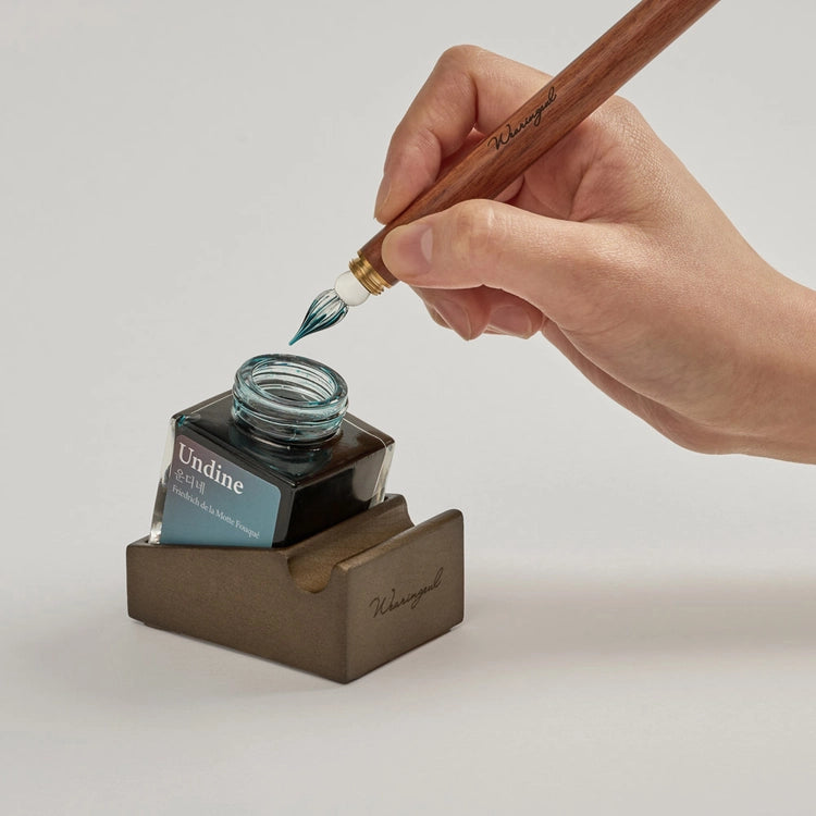 Ink & Pen Rest